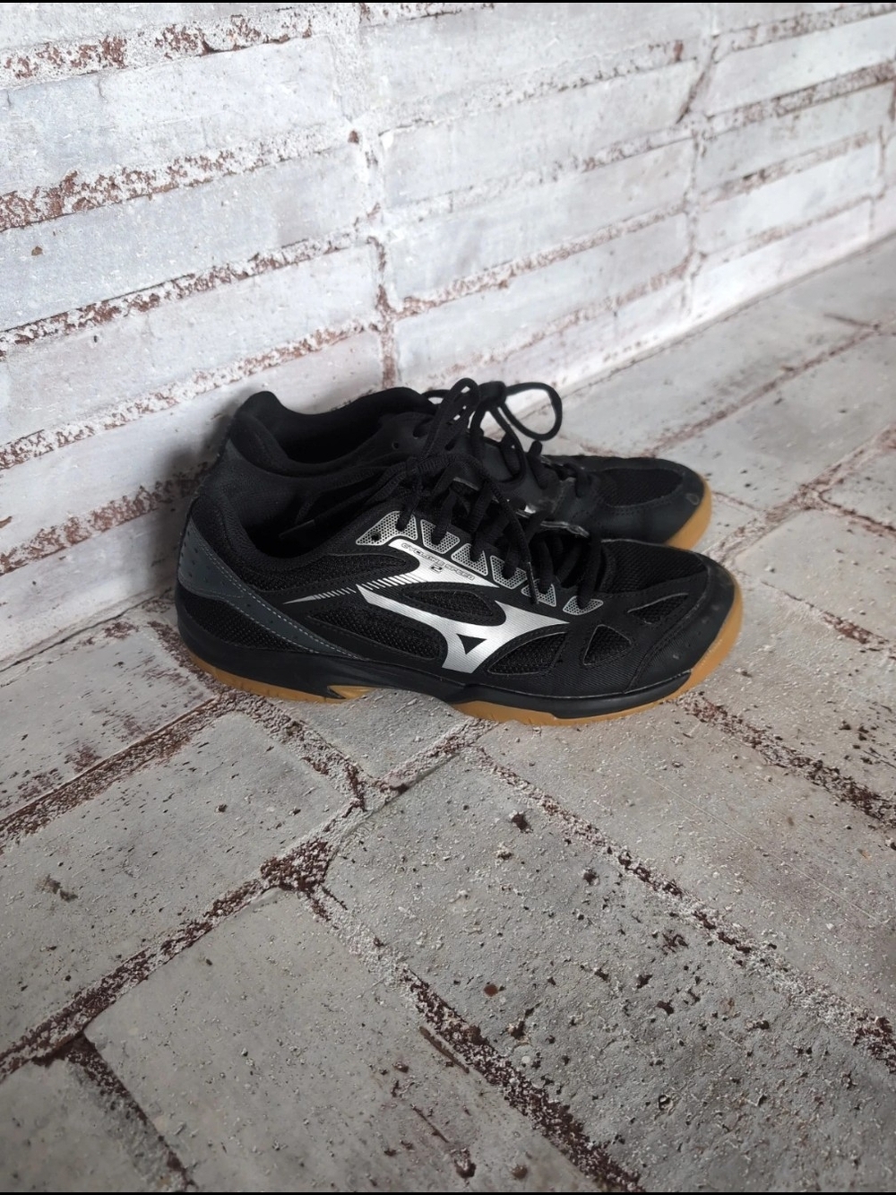 Mizuno Women's Black Indoor Court Shoes with Gum Sole